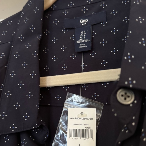 Gap large and long Navy and white button down shirt - Picture 1 of 10